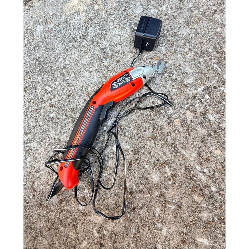 Black & Decker SZ360 3.6V Powered Scissors Cordless Electric Shears with Charger